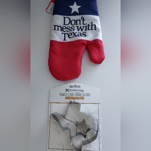 Don't Mess With Texas Oven Mitt and Cookie Ciutter State Memorabilia Lone Star - Picture 2 of 7